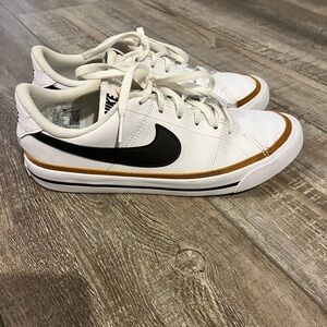 Nike Boys Legacy Court Shoes
